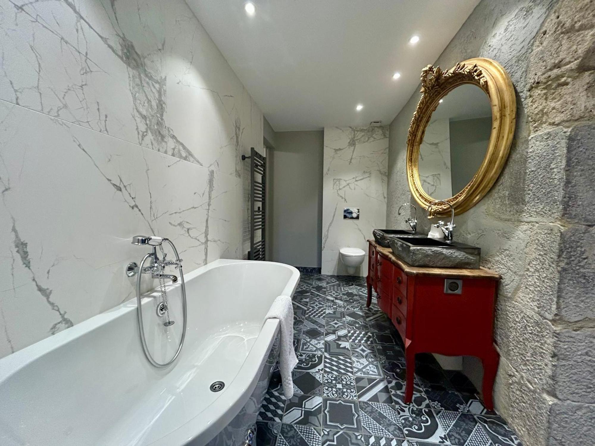 Chateau De La Rive - Suite Prestige - Chambre 2 Personnes Cruet Extérieur photo